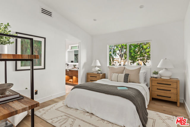 5831 Elba Place, Woodland Hills CA: https://media.crmls.org/mediaz/4cc840f3-fd85-471c-86bd-4de896b3b3fb.jpg