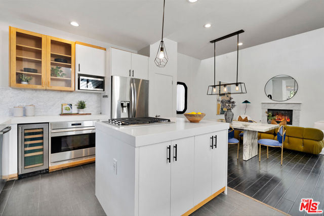 830 Bay Street, 3 photo 5