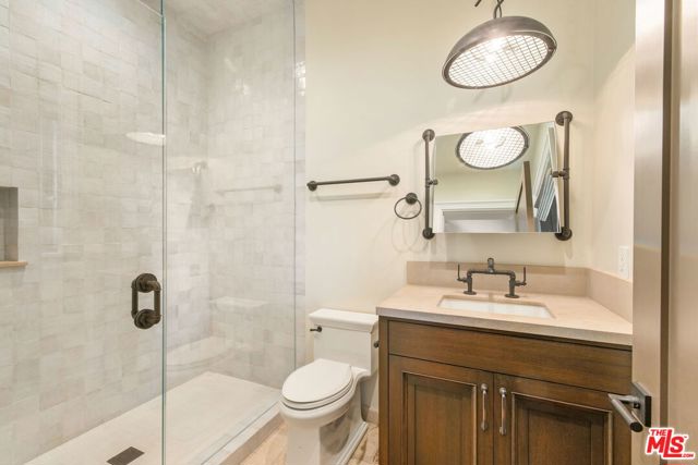 937 & 935 Las Lomas Avenue, Pacific Palisades CA: https://media.crmls.org/mediaz/4cc90c74-9532-499c-b31f-a229b0400314.jpg