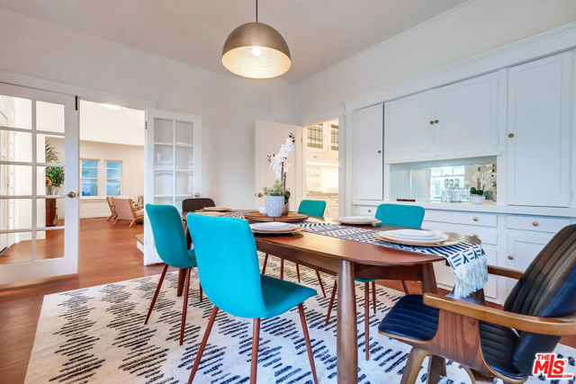 1607 N Vista Street, Los Angeles CA: https://media.crmls.org/mediaz/4cc91b59-a2c5-4ec7-99df-d19dd3b2e5b8.jpg