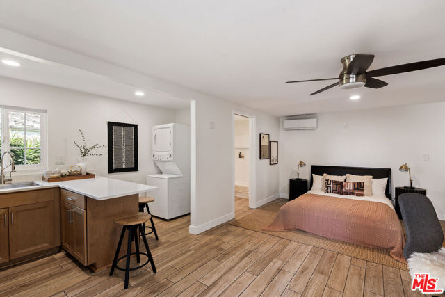 5748 7th Avenue, Los Angeles CA: https://media.crmls.org/mediaz/4cc920f3-7526-47b4-ae0a-ec4dcd5aedad.jpg