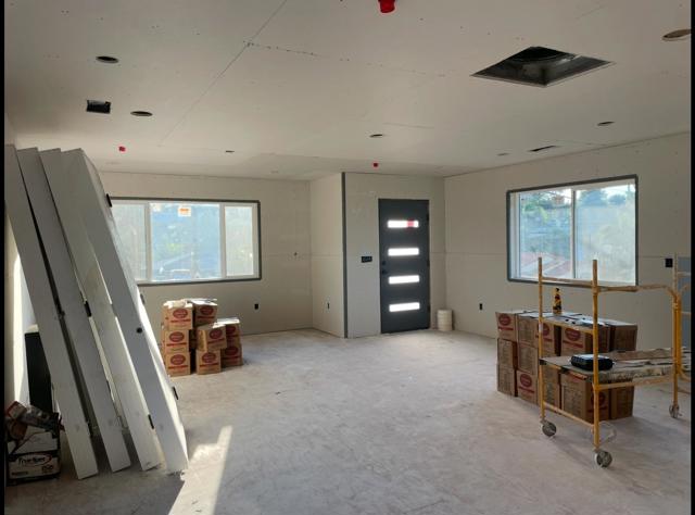 3335 37 S Barcelona St., Spring Valley CA: https://media.crmls.org/mediaz/4cc99d79-69eb-4964-b3c7-52033f97cd9d.jpg
