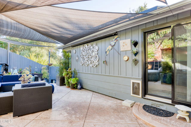 354 Glenullen Drive, Pasadena CA: https://media.crmls.org/mediaz/4cc9ae2e-71db-43cc-ae2c-ac1e1d8bb2f2.jpg