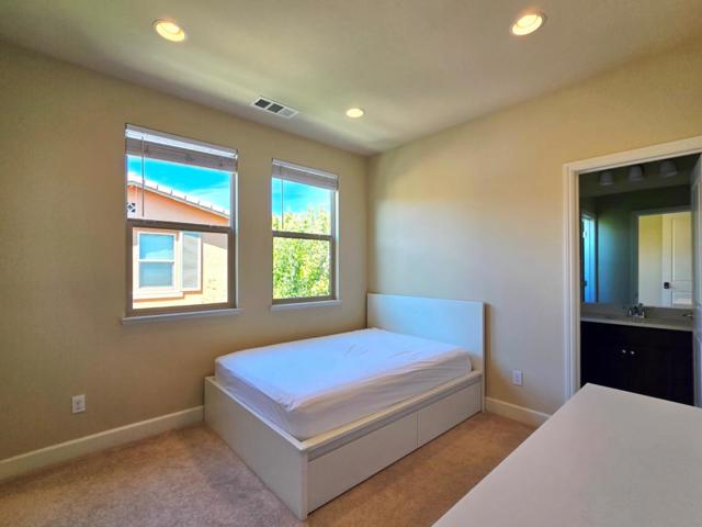 338 Santa Diana Terrace, Sunnyvale CA: https://media.crmls.org/mediaz/4ccae57c-ef42-4903-842d-5930fb88045d.jpg