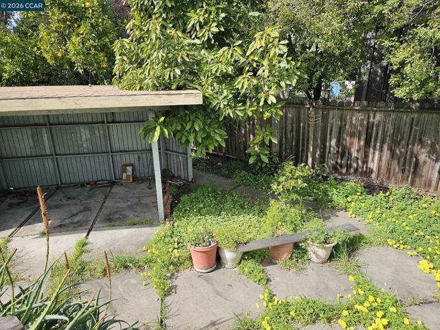 Image 34 of 38 For 627 Kern St  