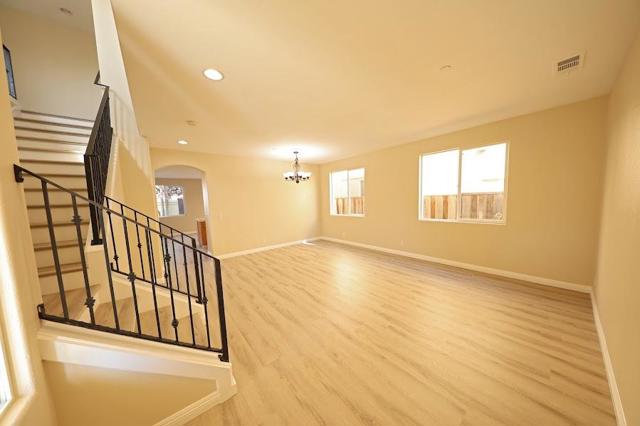 1336 Cassino Way, Salinas CA: https://media.crmls.org/mediaz/4ccb90a2-dc55-43f8-a9cb-00f481995197.jpg