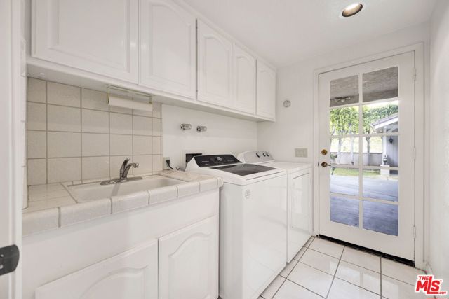 2200 Shenandoah Lane, Glendora CA: https://media.crmls.org/mediaz/4ccbde61-6b09-4f13-89fe-5b9e896d52fe.jpg