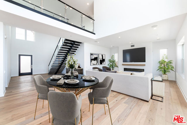 11770 N Hillsborough Lane, Porter Ranch CA: https://media.crmls.org/mediaz/4ccc5264-54c5-449a-b6d5-3a44b7102645.jpg