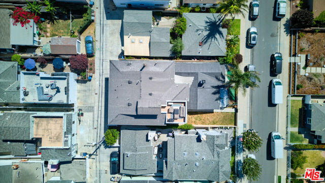 308 13th Street, Seal Beach CA: https://media.crmls.org/mediaz/4ccc89e8-908f-47cd-9974-5cb28452bada.jpg