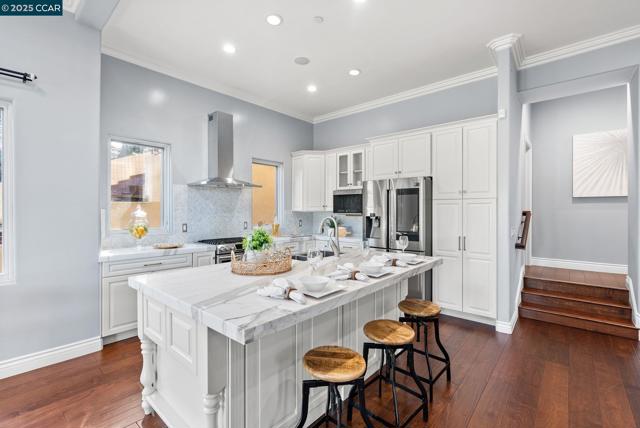 102 Barbara Rd, Orinda CA: https://media.crmls.org/mediaz/4cccc866-5b13-4ef9-acdb-f151bc1422c9.jpg