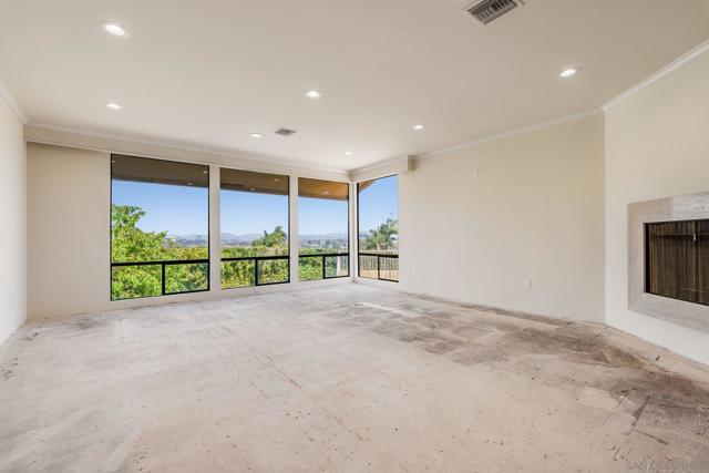 3013 Woodford Dr, La Jolla CA: https://media.crmls.org/mediaz/4ccce20b-83ac-47dd-a04e-f30e283ed7f3.jpg