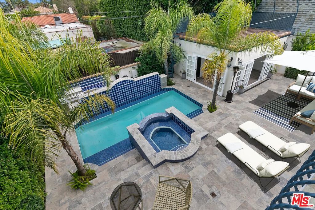 232 N Plymouth Boulevard, Los Angeles, CA 90004