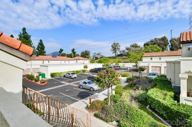 742 Eastshore Ter, Chula Vista CA: https://media.crmls.org/mediaz/4ccd6a42-54e8-4e20-af04-cdef7e6bcbad.jpg