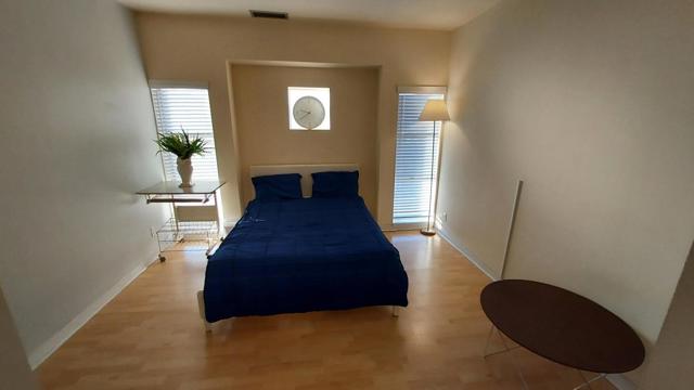 97 E Saint James Street, San Jose CA: https://media.crmls.org/mediaz/4ccde293-24e8-4b1b-9d06-3ebc7a3ce192.jpg