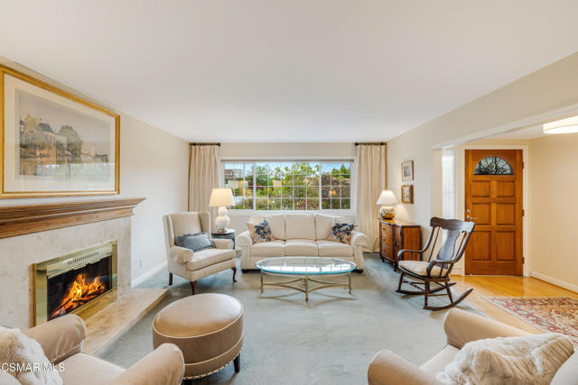 3384 Radcliffe Road, Thousand Oaks CA: https://media.crmls.org/mediaz/4cce2b46-ea70-4264-a78f-4dc01b78bafe.jpg