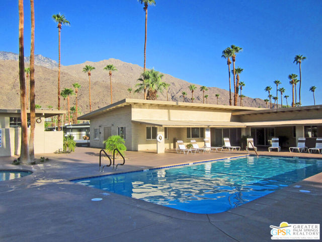 272 Araby Street, Palm Springs CA: https://media.crmls.org/mediaz/4ccea4bd-8f61-4c08-b6b5-d3d929861d18.jpg