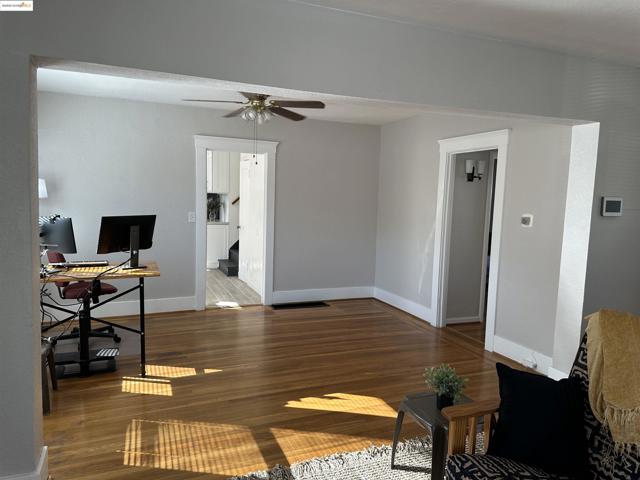 1937 87th Avenue, Oakland CA: https://media.crmls.org/mediaz/4ccf4594-fae2-4960-85b6-01c9bae53792.jpg