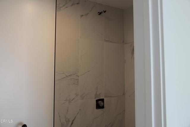 1726 1/2 Chevy Chase E Drive, Glendale CA: https://media.crmls.org/mediaz/4ccf5a15-fd4a-4cb6-bf2c-915516be5d9c.jpg