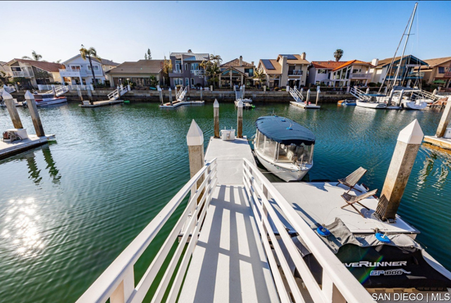 12 Buccaneer WAY, Coronado CA: https://media.crmls.org/mediaz/4ccfb5c0-2538-4335-9ee8-64d695b41381.jpg