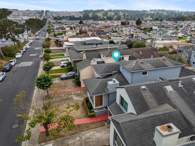 58 N Mayfair Avenue, Daly City CA: https://media.crmls.org/mediaz/4ccfc82c-3618-4260-b75c-42541cc09766.jpg