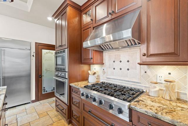 150 Ayer Ave, San Jose CA: https://media.crmls.org/mediaz/4cd052e5-dbbc-4682-902e-a76d7b18d9da.jpg