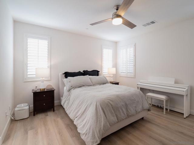 1904 Avenida Senecio, Chula Vista CA: https://media.crmls.org/mediaz/4cd06a02-780f-487e-8fd9-f2712b3be0a1.jpg