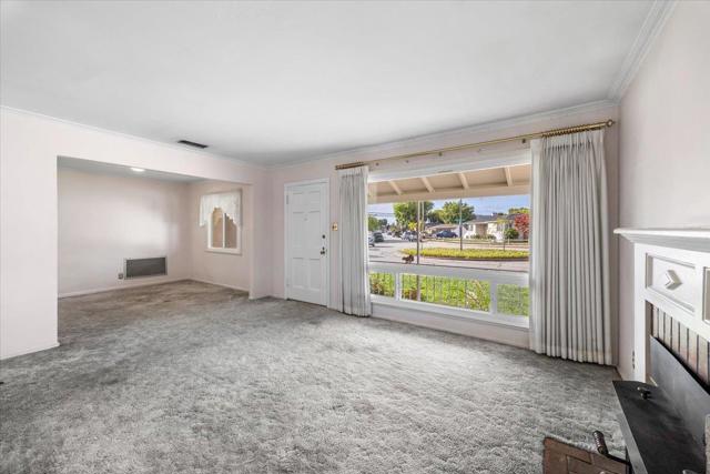 701 Poinsettia Avenue, San Mateo CA: https://media.crmls.org/mediaz/4cd077f4-e5a2-4318-90f1-47c66ad31e98.jpg
