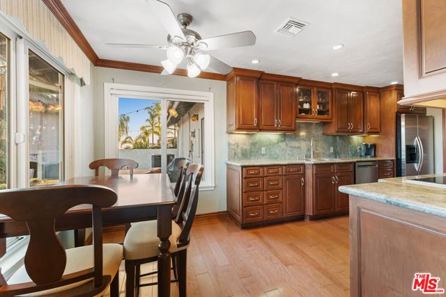 2212 Stacy Lane, Camarillo CA: https://media.crmls.org/mediaz/4cd13b98-6375-4782-a7b7-691254816e22.jpg