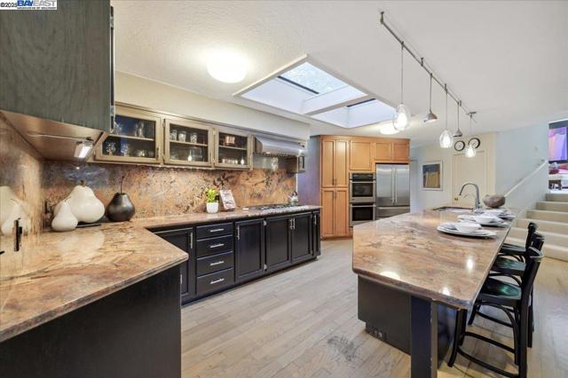 391 Oak Ln, Pleasanton CA: https://media.crmls.org/mediaz/4cd13bcc-cd28-4c1d-927a-73551080f666.jpg