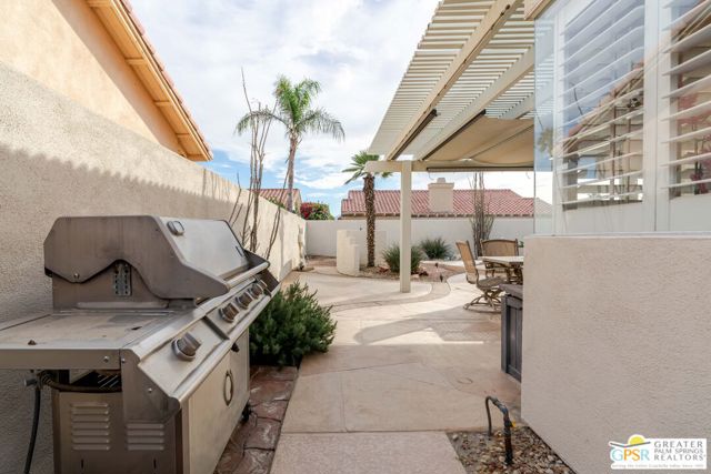 Image 36 of 52 For 77553 Carinda Court