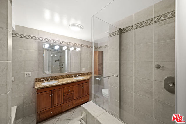 101 California Avenue, Santa Monica CA: https://media.crmls.org/mediaz/4cd23eae-df4f-4072-bed2-aea3b2ed7aed.jpg