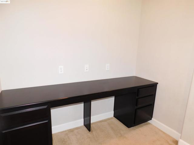 1090 Lavender St, Manteca CA: https://media.crmls.org/mediaz/4cd27e82-7a44-4fc1-a300-4de3a6471fe6.jpg