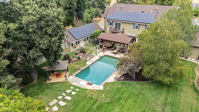 6745 Alisal St, Pleasanton CA: https://media.crmls.org/mediaz/4cd3237e-6cd8-4bfc-be94-9032ee9b73a0.jpg