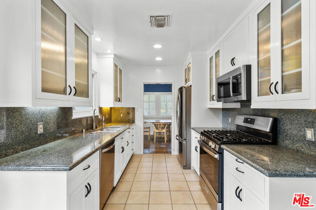14253 Collins Street, Los Angeles CA: https://media.crmls.org/mediaz/4cd34319-c72f-45a2-af14-fdd0b156dbf2.jpg