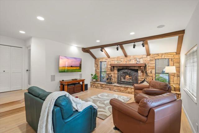 8103 Crestview Court, Gilroy CA: https://media.crmls.org/mediaz/4cd41cee-c1ed-48a7-bf72-37dd069ab6d7.jpg