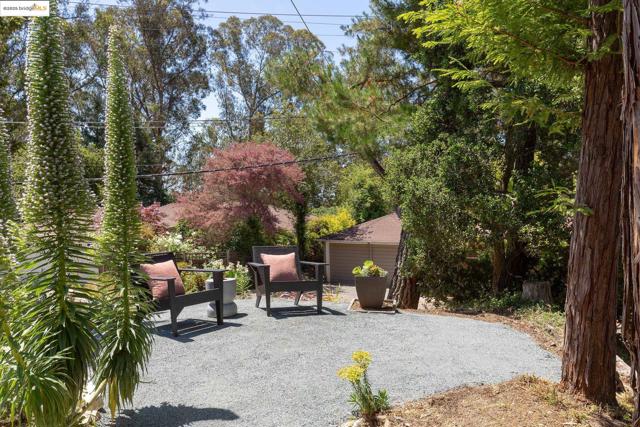5801 Balboa Dr, Oakland CA: https://media.crmls.org/mediaz/4cd44c5e-68d9-4c72-bf2c-8e82e8939019.jpg