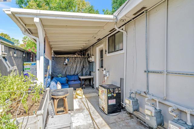 4655 Augustine St, Pleasanton CA: https://media.crmls.org/mediaz/4cd5290e-eb5f-435f-a501-20b736612562.jpg