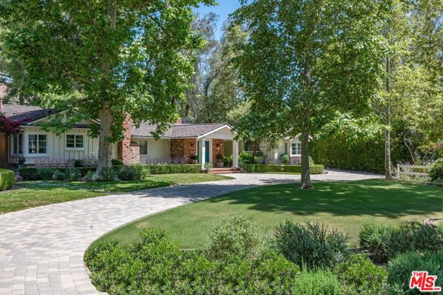 5840 Round Meadow Road, Hidden Hills CA: https://media.crmls.org/mediaz/4cd73846-937c-412f-932d-dd37b82d6e05.jpg