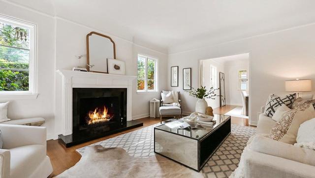 526 W Poplar Avenue, San Mateo CA: https://media.crmls.org/mediaz/4cd7395f-d2c4-4fa1-936a-94377baa967b.jpg