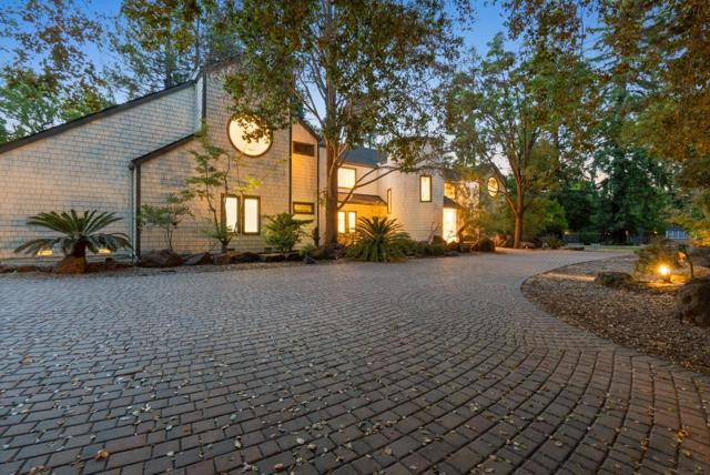 84 Selby, Atherton CA: https://media.crmls.org/mediaz/4cd7b422-72dc-445e-a1fb-3f62308e0853.jpg