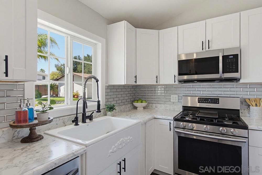 320 James St - photo 10