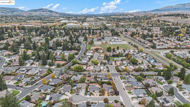 410 Kevin Ct, San Ramon CA: https://media.crmls.org/mediaz/4cd7d6e1-7ab2-46de-8fe2-6c145cc941bd.jpg