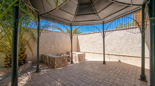 8582 Frontera Avenue, Yucca Valley CA: https://media.crmls.org/mediaz/4cd82f32-3ebf-44e1-b608-ebeb886f8e9c.jpg