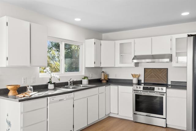 25311 Jesmond Dene Road, Escondido CA: https://media.crmls.org/mediaz/4cd88816-8733-4432-8fe4-c5dd3ebc7099.jpg