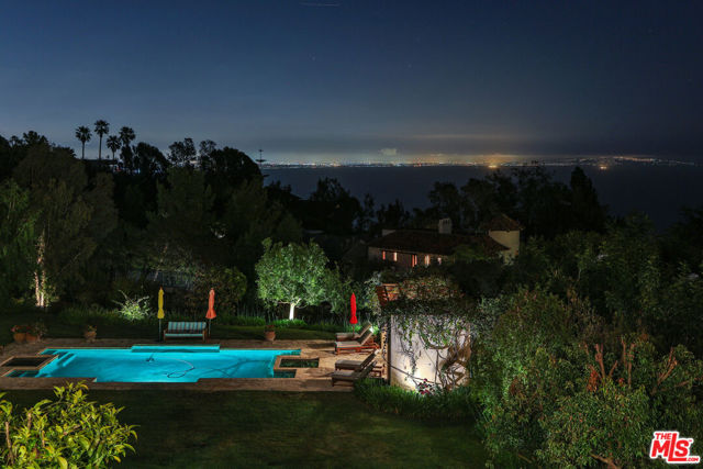 3648 Mcanany Way, Malibu CA: https://media.crmls.org/mediaz/4cd8c21a-0d45-4039-bebb-35e577a86cb0.jpg