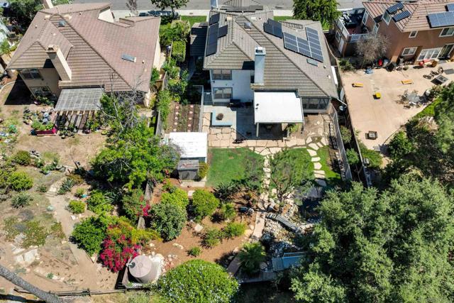 2106 Laura Dr, Escondido CA: https://media.crmls.org/mediaz/4cd8cdb1-05fe-48e7-a0c4-d9d8c41edf42.jpg