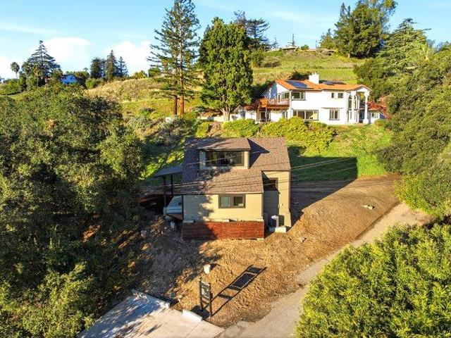 11265 Canyon Drive, San Jose CA: https://media.crmls.org/mediaz/4cd8ed19-e729-4c5e-a5d4-8aab2541485b.jpg