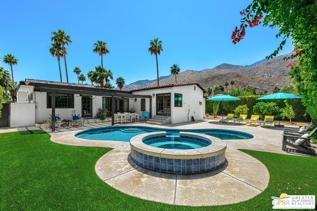 284 E Ocotillo Avenue, Palm Springs CA: https://media.crmls.org/mediaz/4cd91fea-4372-4162-8523-3d5680c0bb6e.jpg