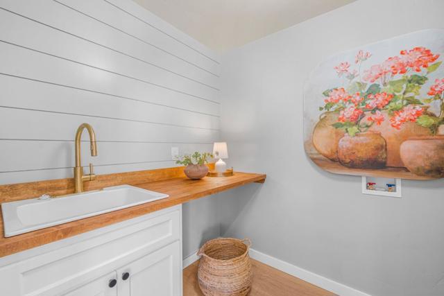 461 Morada Lane, Hollister CA: https://media.crmls.org/mediaz/4cd9c6eb-27fc-4520-8ea8-0b9944375eef.jpg