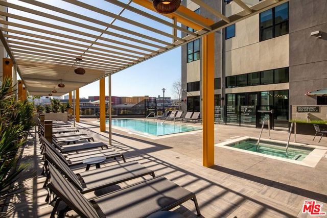 1101 N Main Street, Los Angeles CA: https://media.crmls.org/mediaz/4cd9e73b-6294-4dac-8a25-c9f4b4bdc6ed.jpg